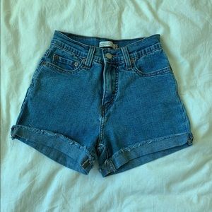 high waisted levi shorts